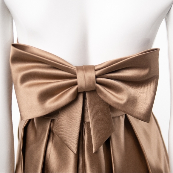 Bill Levkoff Plus Size Taupe Strapless‎ Satin Flare Bow Dress - Picture 4 of 6